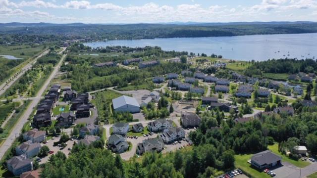 Condo Entre Ville Et Nature 2 Magog Eksteriør billede